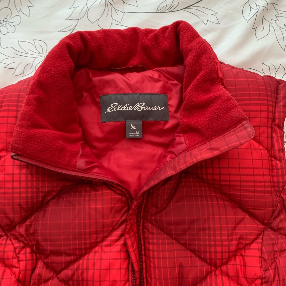 Eddie Bauer Puffer Vest Red.